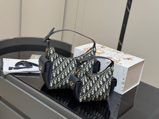 comes with a folding box Dior Dream is so amazing that I bought it after seeing