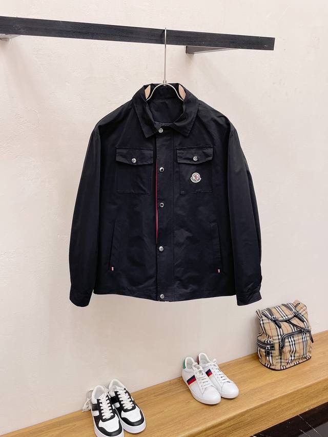 Moncler's 2025 new hot-selling casual fashion jacket. This ultra-avant-garde des
