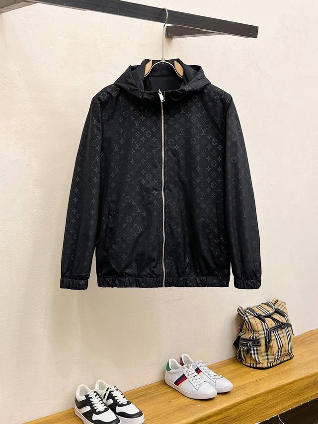 Louis Vuitton's new 2025 hot-selling casual jacket features a cutting-edge desi