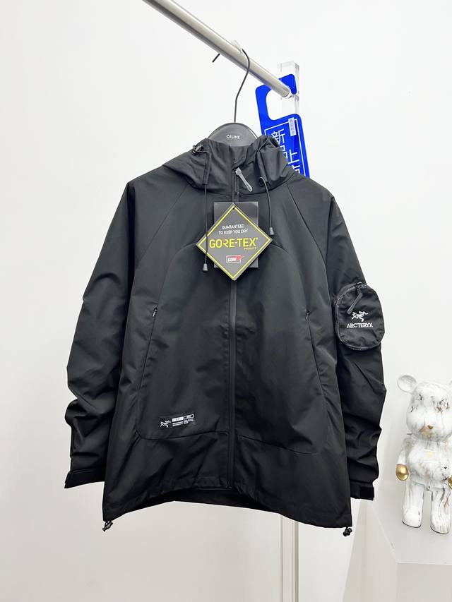 Arc'teryx has all the necessary labels and is now selling its new 2025 Spring m