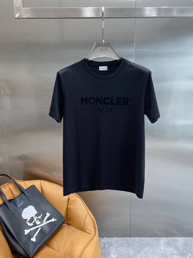 Moncler Moncler summer classic fashion choice classic and versatile, exuding a s