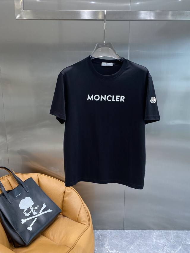Moncler Moncler T-shirt, a must-have for high-end casual wear in summer, simple