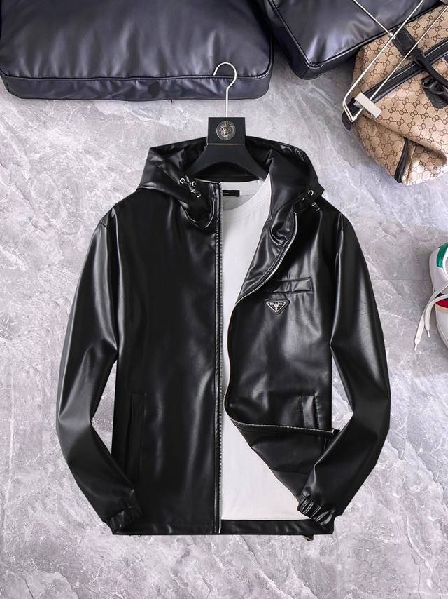 Prada's newest casual and fashionable leather jacket for Spring 2025 features an
