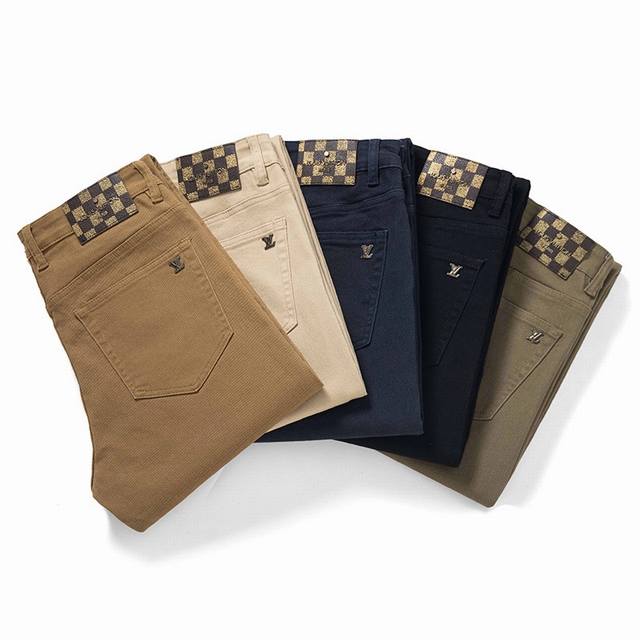 New LV men's casual business jeans for fall and winter. Loose straight-leg form