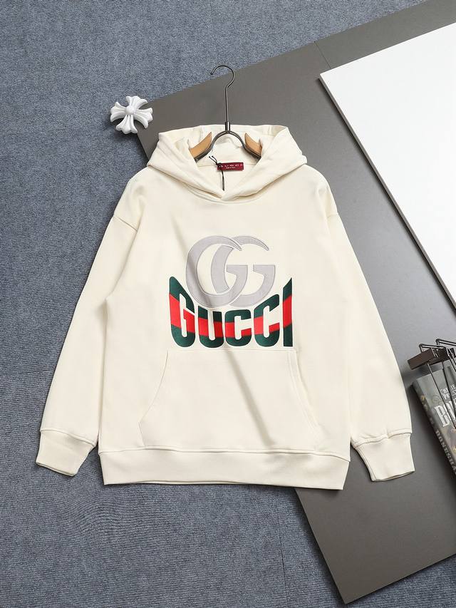 Gucci's super classic colorblock print logo. DDD. A refined update of the logo,