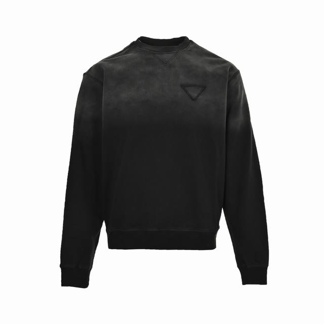 Prada 24Fw Triangle Logo Washed Gradient Crewneck Sweatshirt DDD. Crafted from c