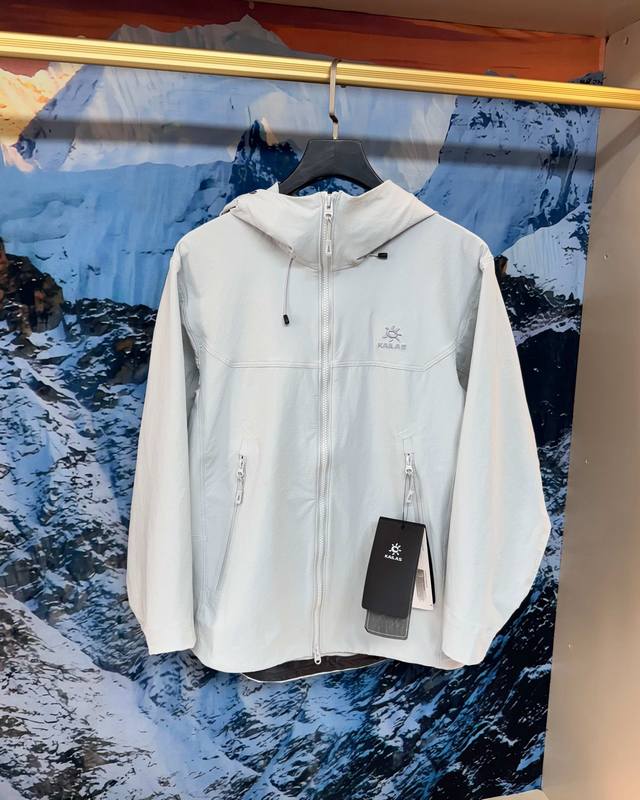 Kailas M8 Softshell Hiking Outdoor Windproof and Waterproof Hooded Jacket Differ