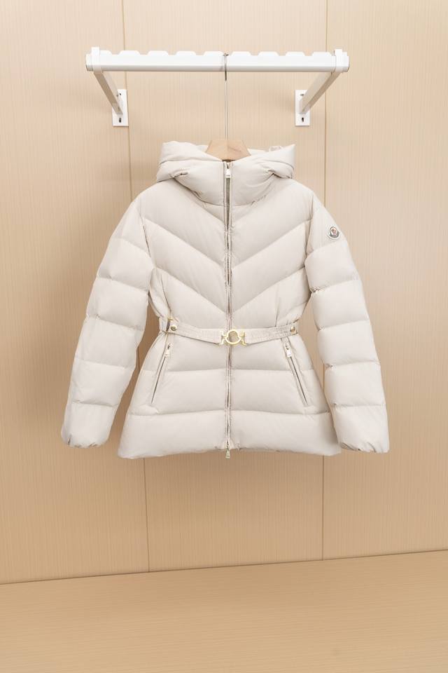 Top-level version Moncler new product is on the shelves, hooded belted down jack