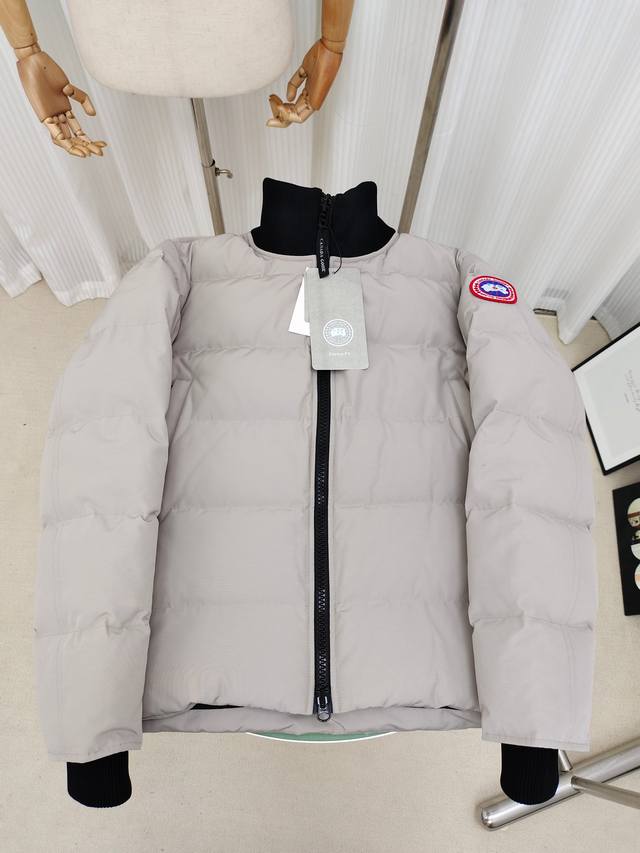 Ganand Goose Canada Goose men's new short style. The most popular autumn and win