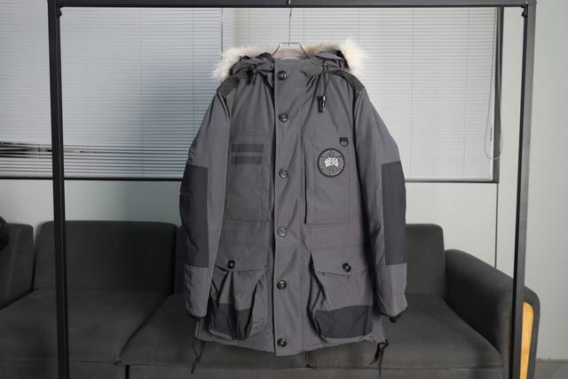 Canada Goose Macculloch Blood Curse Parka 9512M Fabric: This coat utilizes Arcti