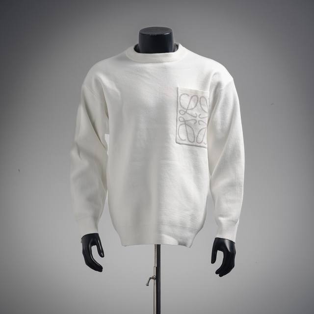Lowe 23Ss new season Modal Anagram Pocket Knit Sweater.Ribbed collar, cuffs, and