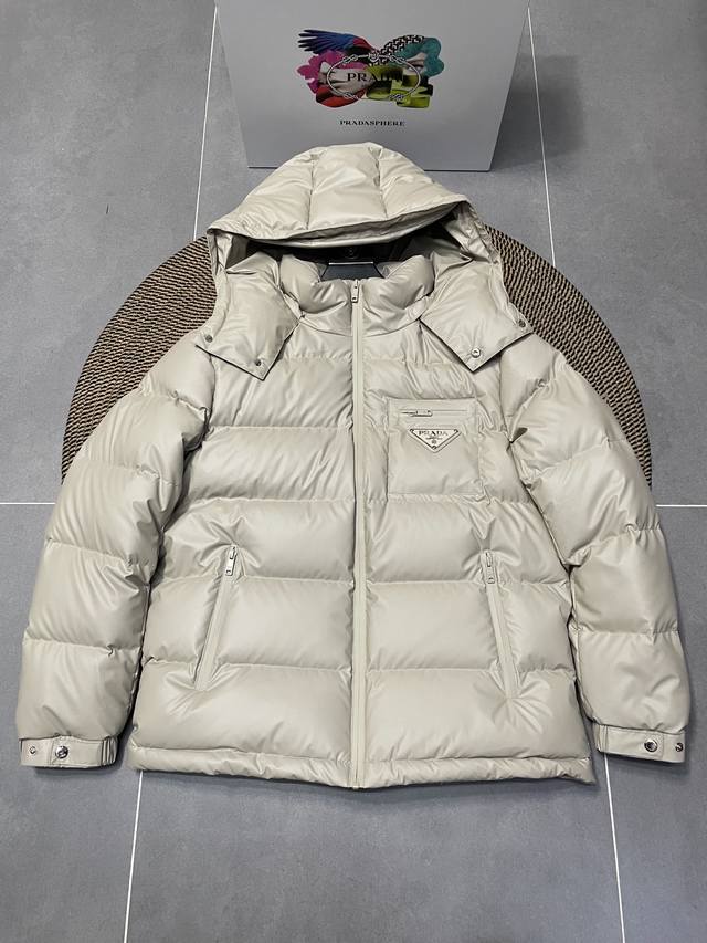 New Prada down jacket Prada black technology laminated down jacket, laminated h