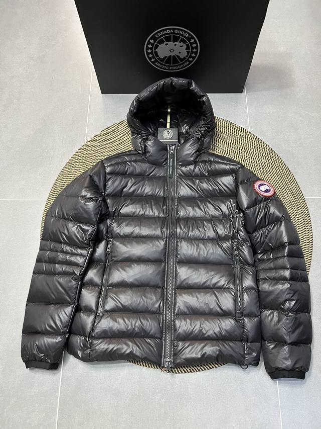 Top purchasing version Canada Goose 2227 lightweight model. Super light, no feel