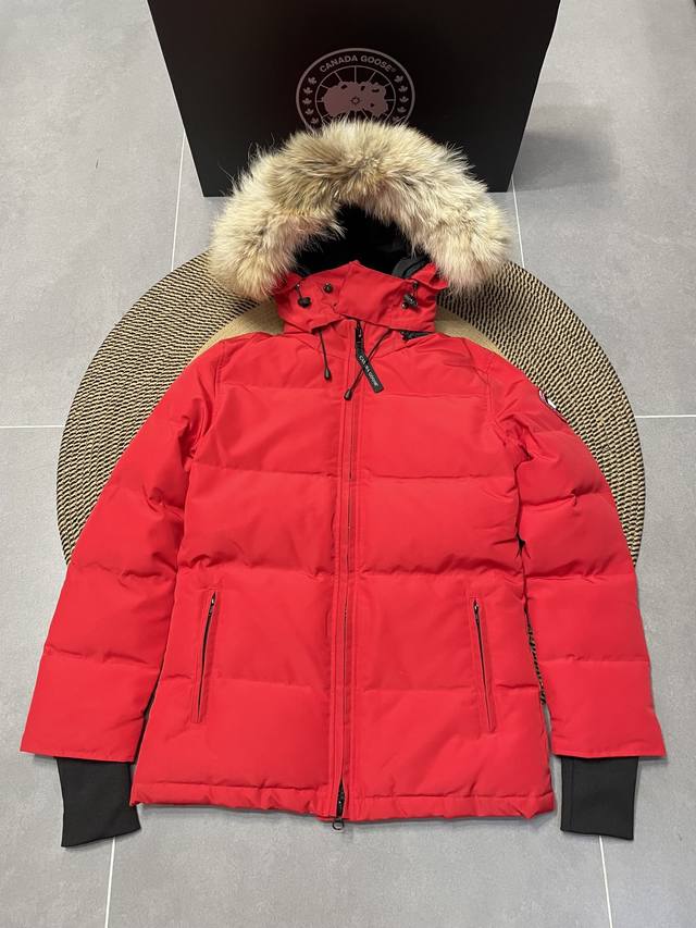 Canada Gooes 04 Women's Collection. Arctic and Antarctic expeditions, among oth