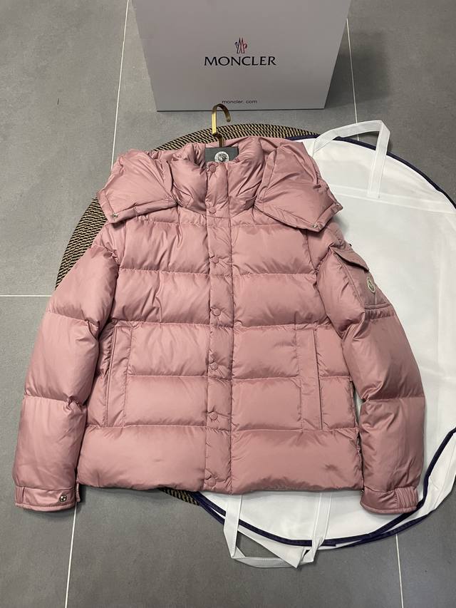 Moncler Vezere Matte Short Maya Down Jacket Description: This short parka down j