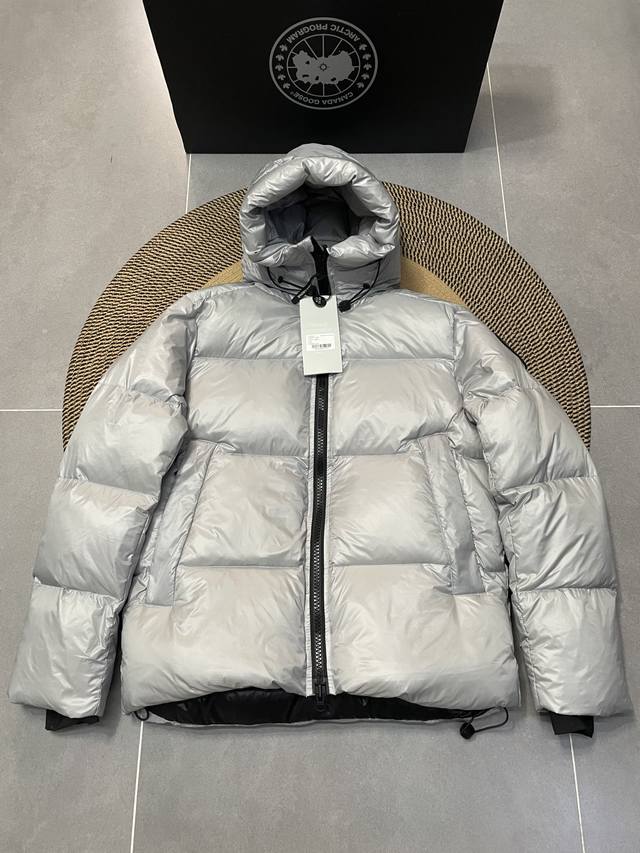 Gray and black label. DDD. Premium edition. Canada Goose DDD. Limited edition ne