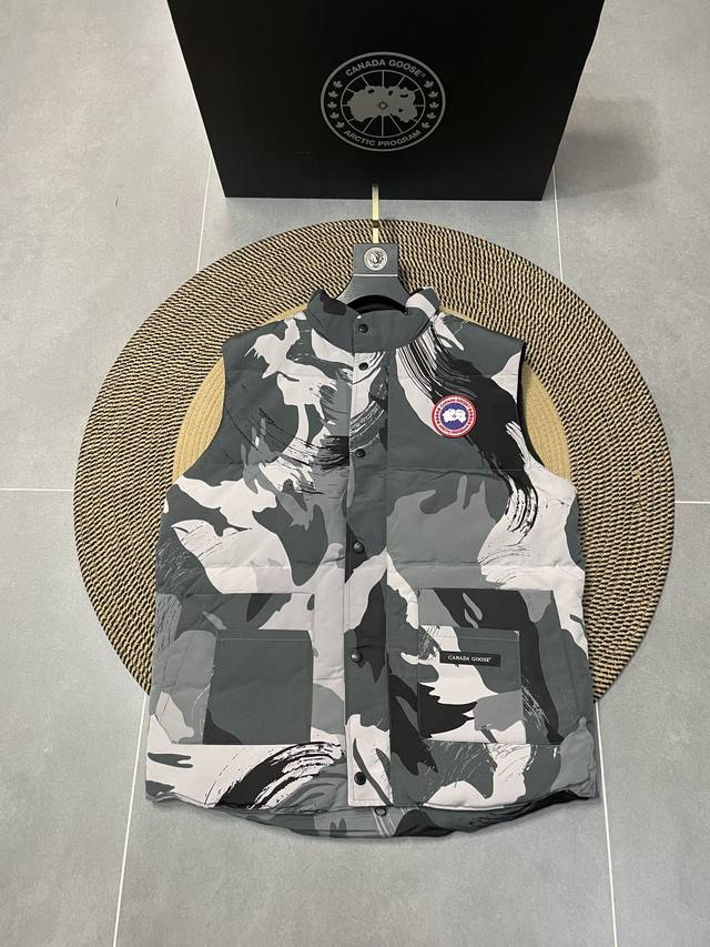 Top version camouflage color Canada Goose Freestylecrew vest Customized original