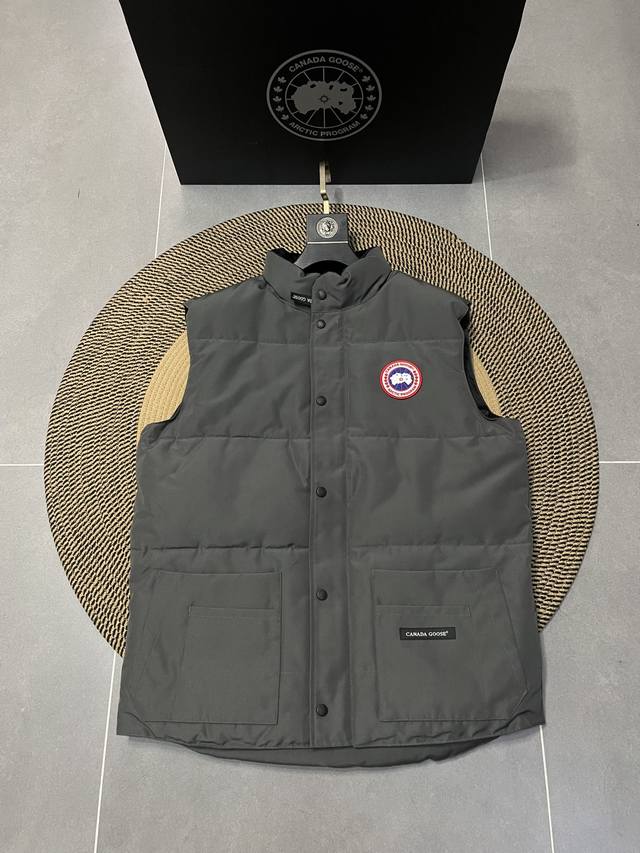 Top version graphite gray Canada Goose Freestylecrew vest Customized original co