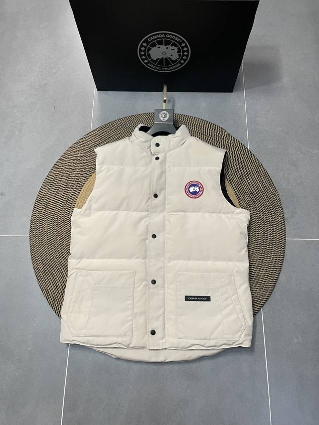 Top version off-white Canada Goose Freestylecrew vest Customized original consis
