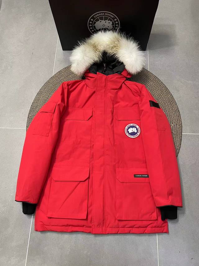 Top-of-the-line red Canada Gooes 24 new styles, 2008 couples' styles. Factory di