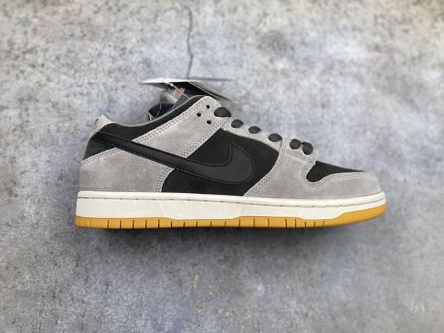 Nike Sb Dunk Low Supreme co-branded beige and black low-top casual sports skateb