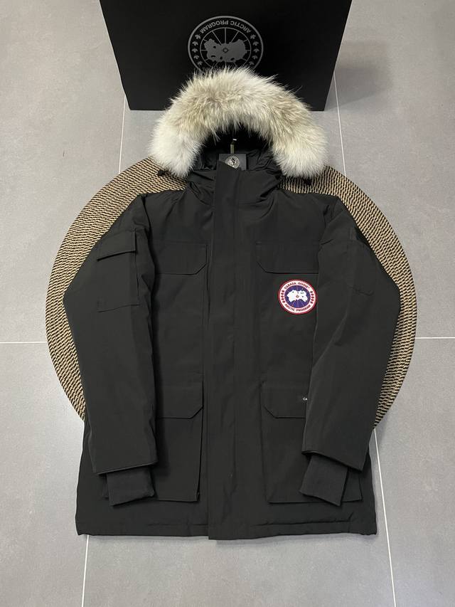 Top-of-the-line black Canada Gooes 24 new styles, 2008 couples' styles. Factory