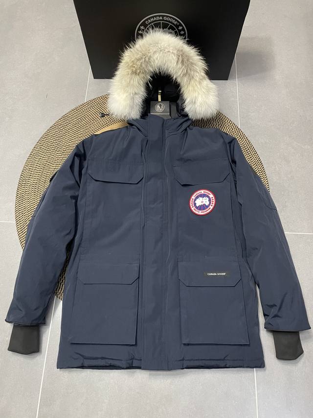 Top-of-the-line navy blue Canada Gooes 24 new styles, 2008 couples' styles. Fact