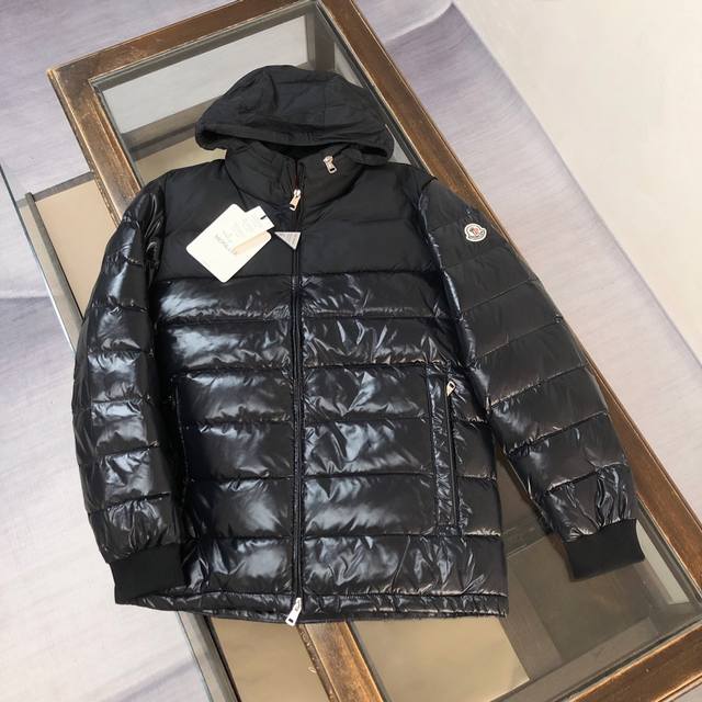 Mon*Cler's new fall/winter 24-inspired down jacket is a must-have. Made with pr