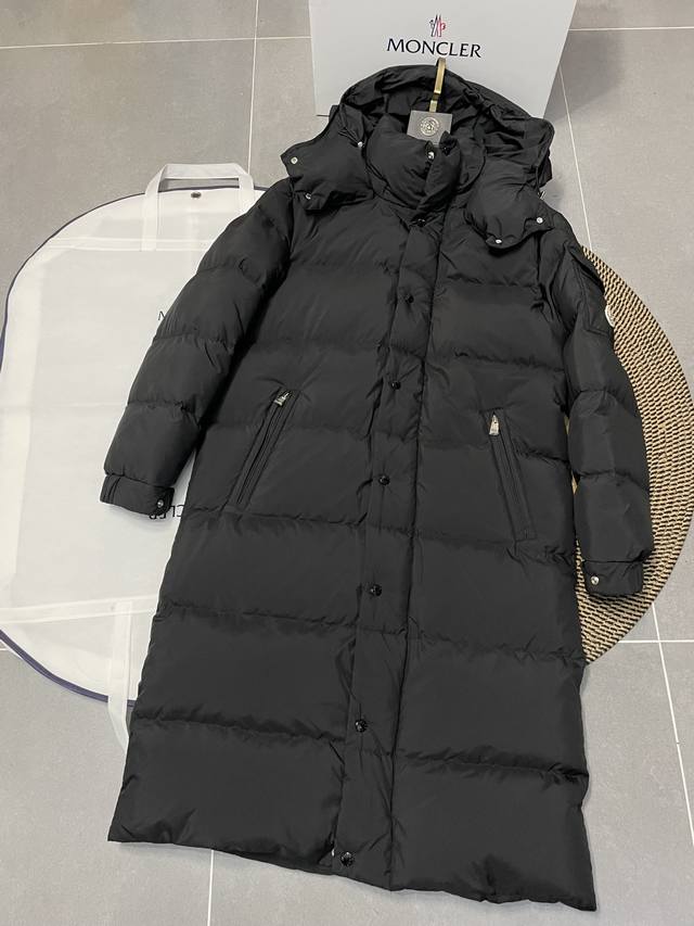 Moncler 23Ss Hanoverian Long Matte Men's Down JacketThis Hanoverian men's long d