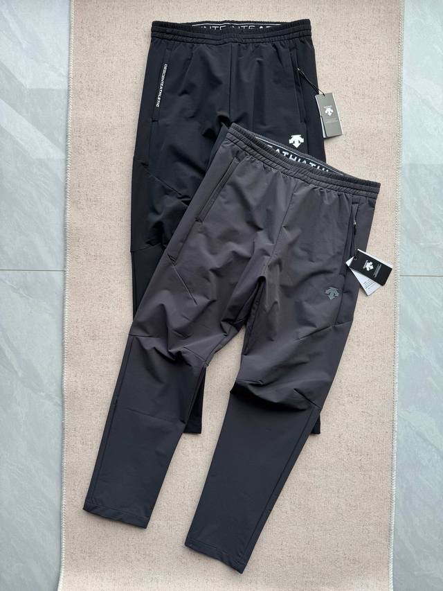 Descente Original Quality 2025 Dualis Collection Urban Casual Two-Color Men's Wo