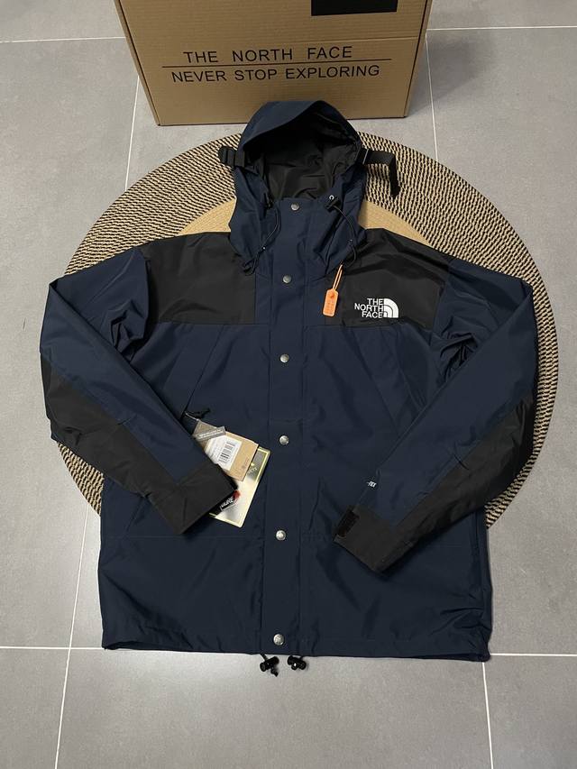 Top-of-the-line replica in dark blue. DDD. The North Face classic 1990 jacket,