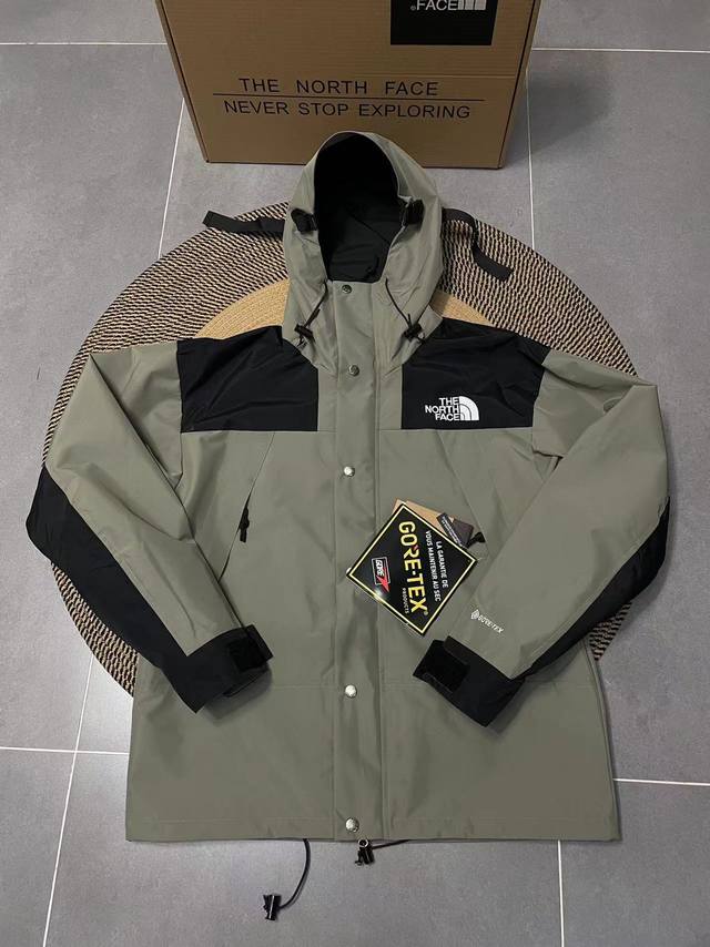 Top-of-the-line replica of the classic 1990 jacket, in Matcha Green. DDD. This