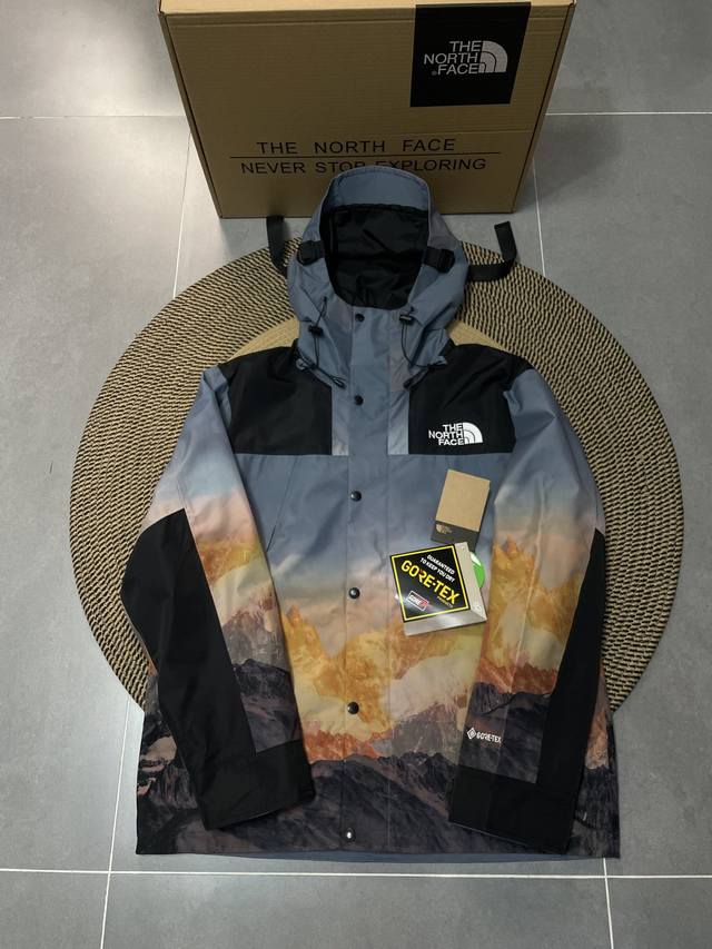 Top-of-the-line version The North Face's new, fully taped, limited-edition hards
