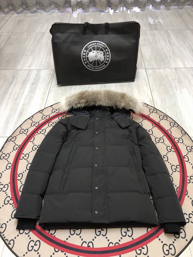 Canada Goose Wyndham Parker features 29 unisex styles with detachable hoods and