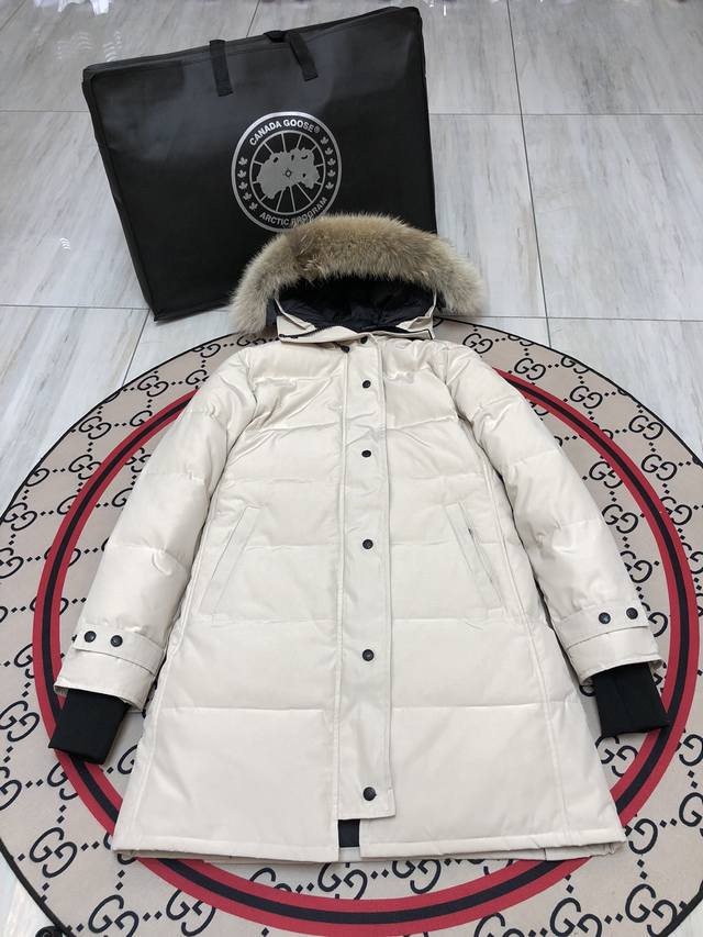 Canada Goose 15 Shelburne Parka Women's Styles. The same style worn by Zhang Ji