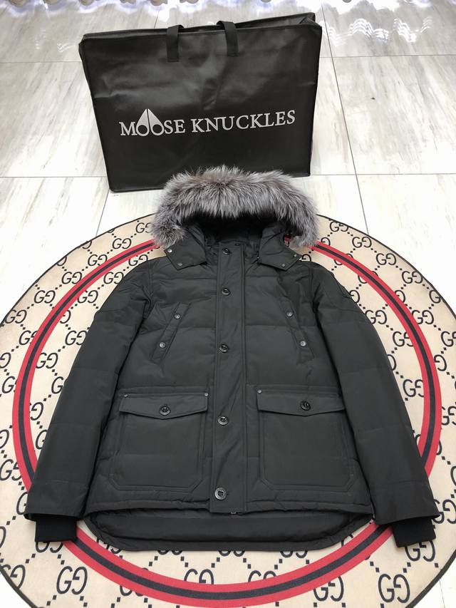 Moose Knuckles Scissors 07 Men's Short DDD. The founding family of Moose Knuckle