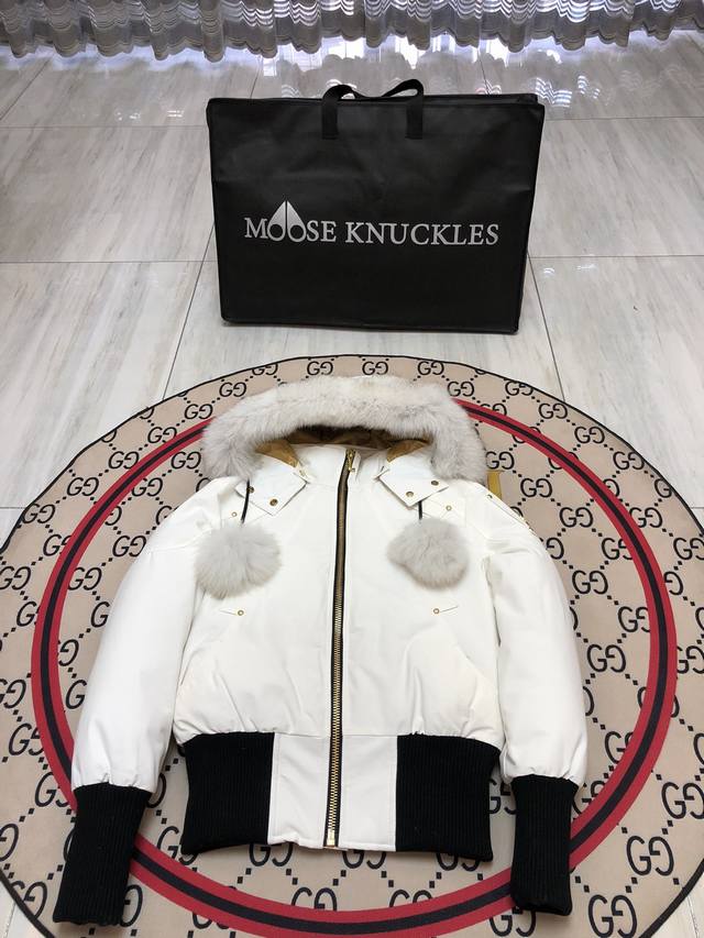 Moose Knuckles Gold Scissors 03 Women's Short Fur Collar: Available in Black or