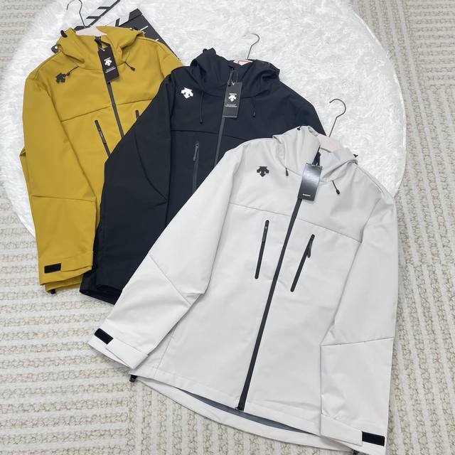 Descente Multifunctional Outdoor Leisure Jacket DDD, available on Descente's off