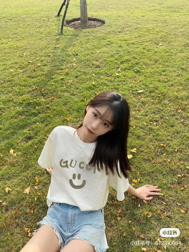 Gucci Ss new smiley face print couple casual short-sleeved T-shirt Simple and du