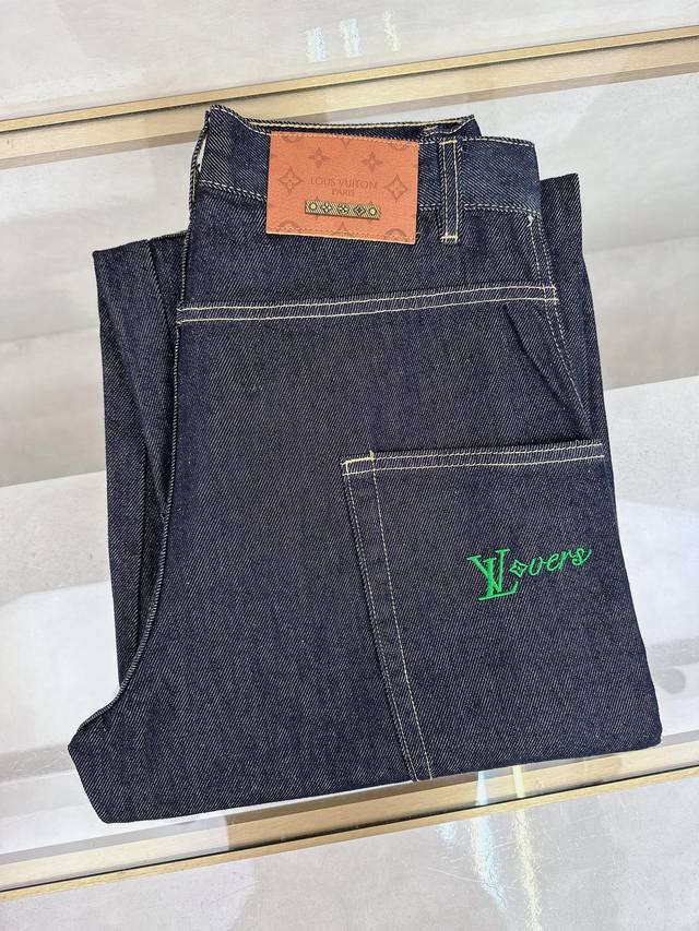 Lv 2025 summer new style is now available, the original single hot jeans super c