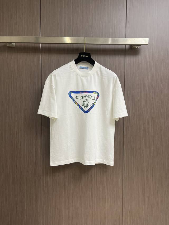 Prada's new 2025 Spring collection features a classic triangle short-sleeved gra