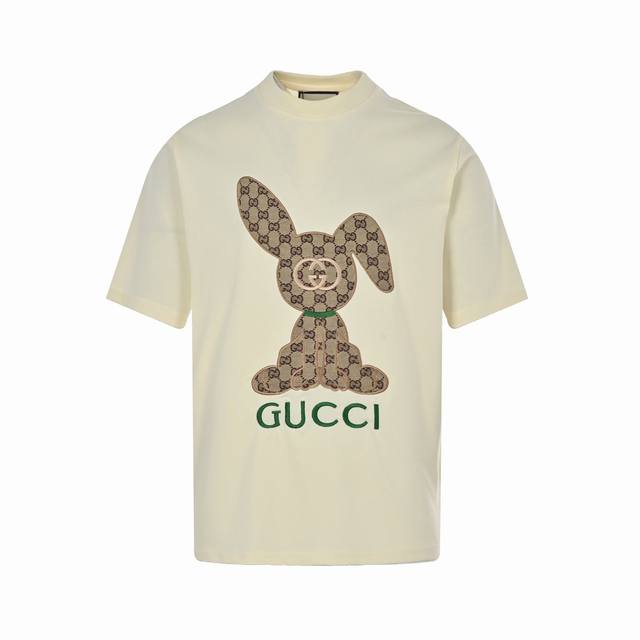 Gucci 23Ss short-sleeved shirt with monogram and rabbit patch embroidery. Made w
