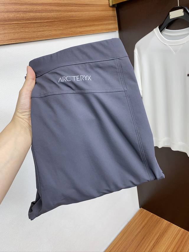 Arc'Teryx outdoor windproof, warm, and breathable winter men's softshell pants!