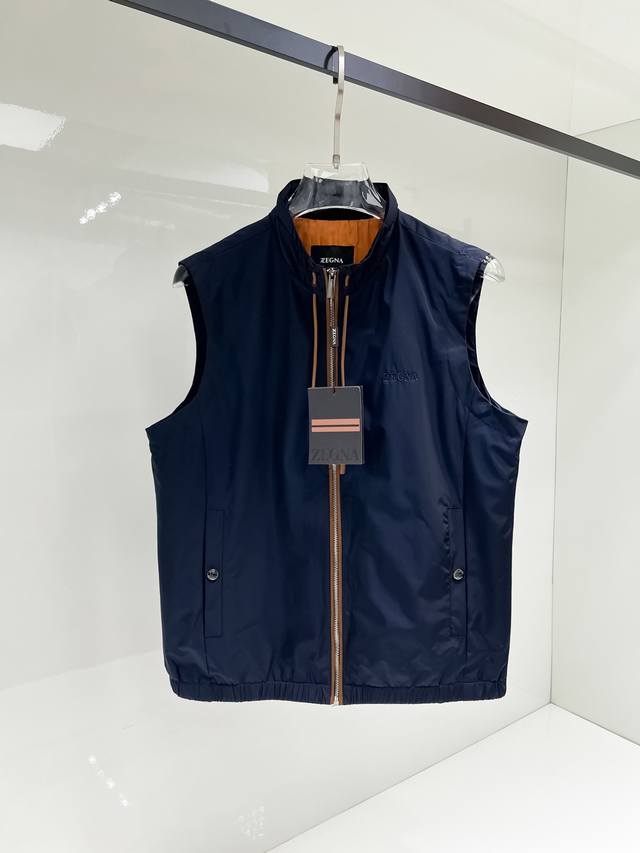 Egneria Vest Jacket, a popular early fall 2025 model, is a new casual and fashio