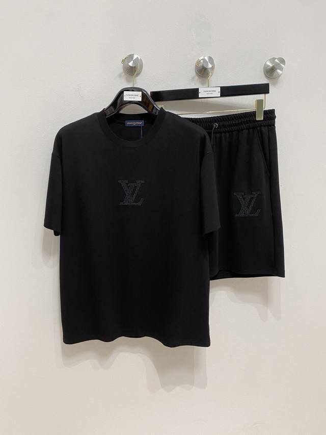 Lv High-End Custom 2025 Spring/Summer New Releases! Latest short-sleeved shorts