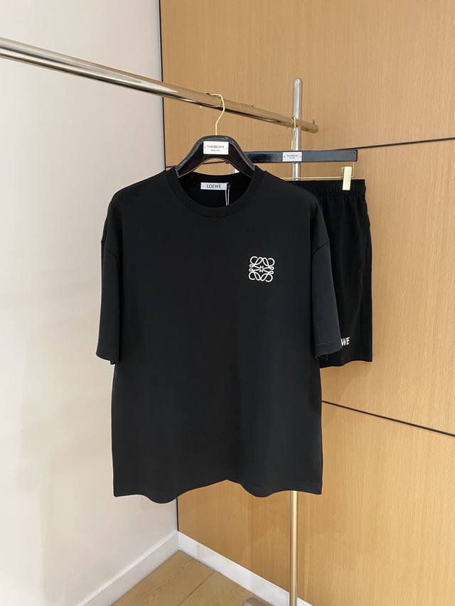Loewe's high-end custom-made collar and sleeve hem feature ripped holes. 2025 Sp