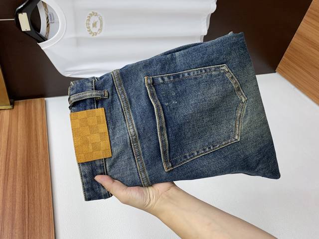 Lv Louis Vuitton 25Ss new autumn/winter men's slim straight jeans. These new aut