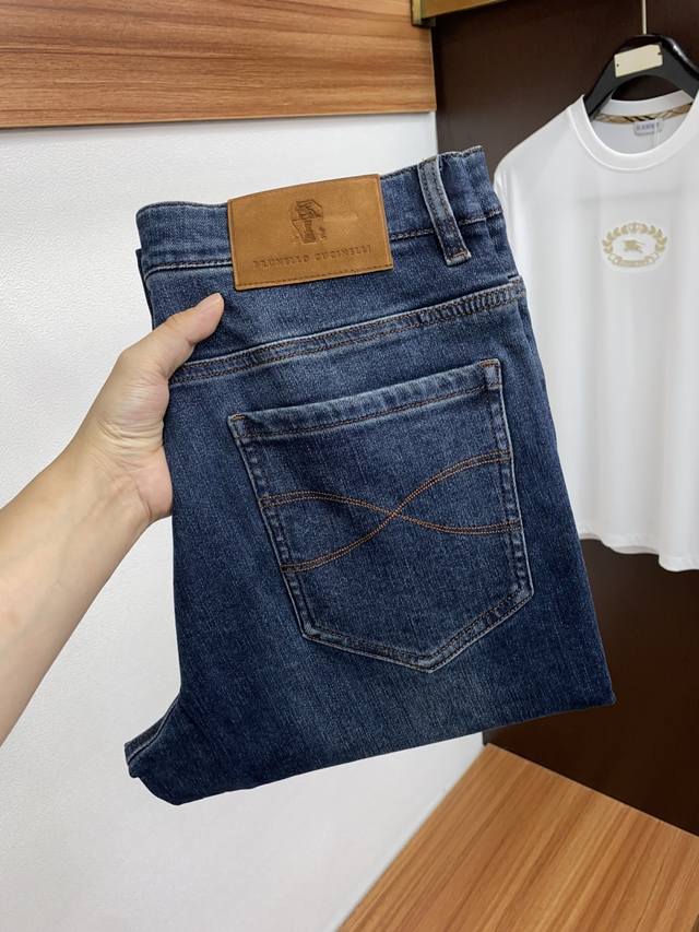 Bc 2025 Fall/Winter new jeans feature a clean, sharp cut and a distinctly urban