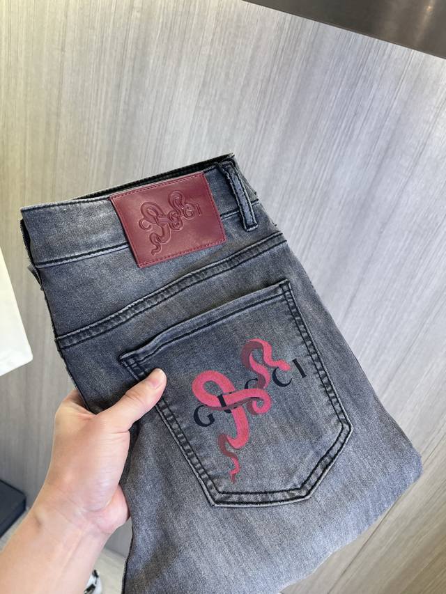 Gucci 2025 Spring/Summer new men's jeans, made from imported denim fabric, heavi