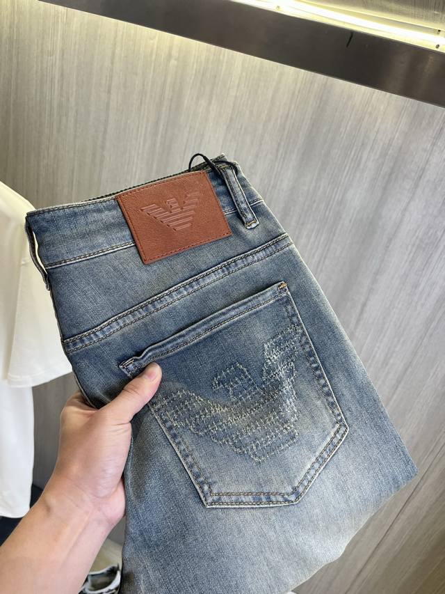 Armani Armani 2025 Spring/Summer new men's jeans are made from imported denim fa